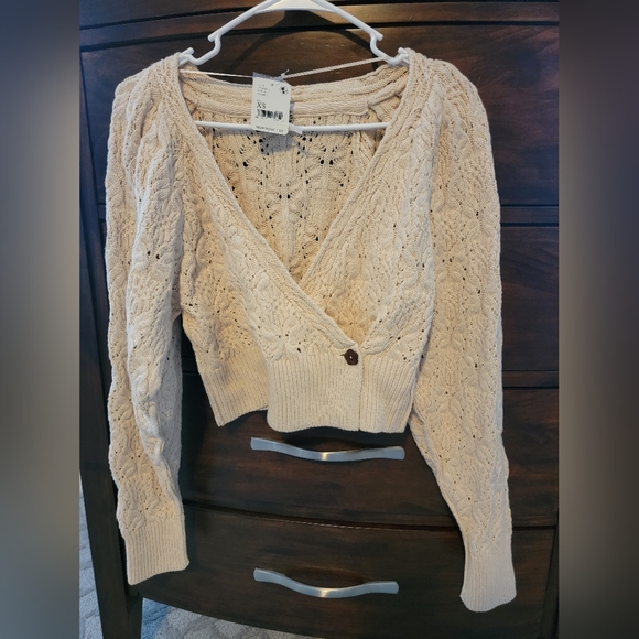 NWT Free People Crossover Cropped Sweater - Picture 2 of 5